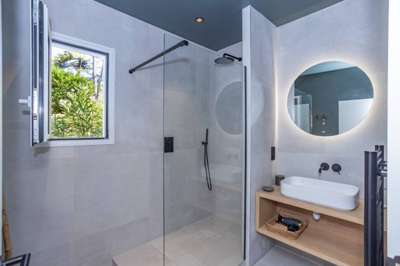 VILLA  CANOPEE